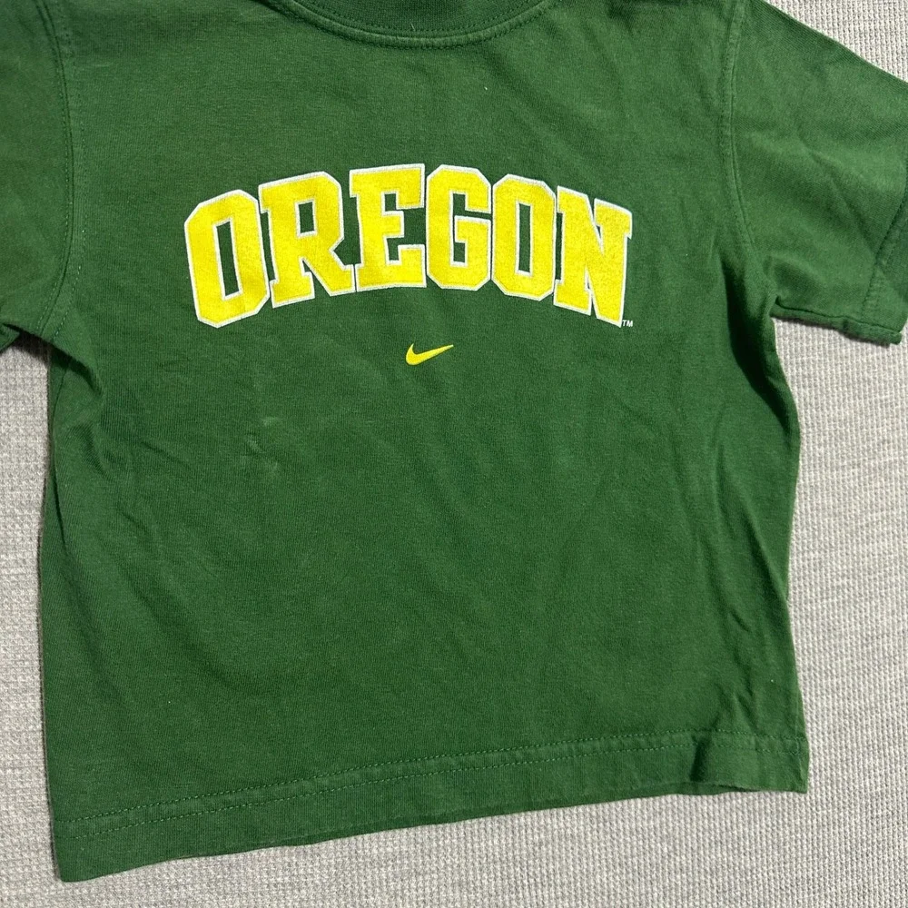 Nike Team Oregon Ducks Toddler T-Shirt Green 2T Vintage NCAA Cotton Short Sleeve